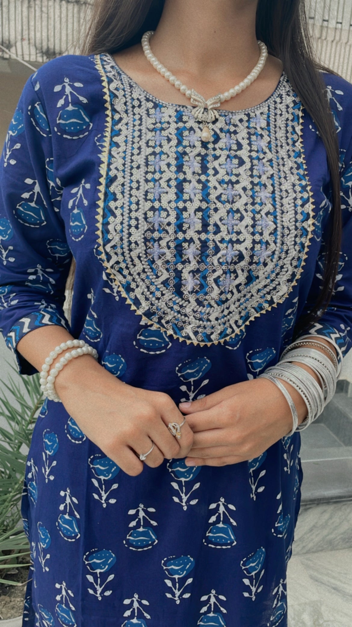 MOHINI VISCOSE CHIKANKARI KURTA SET